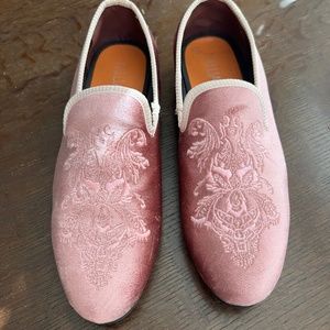 Men’s Tallia Pink Velvet Loafers